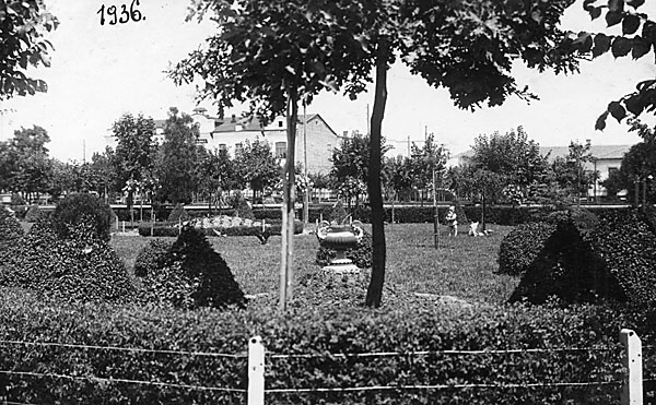 Файл:Громадський сад (1936).jpg