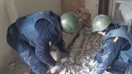 Піротехніки збирають нерозірвані суббоєприпаси