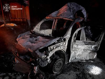 Згорілий легковий автомобіль