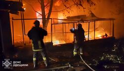 Рятувальники ДСНС ліквідовують пожежу після влучання шахеда