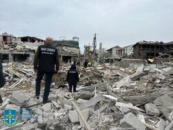 Прокурори оглядають руїни бази відпочинку