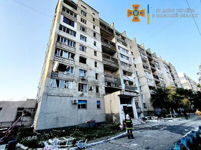 Фасад пошкодженої дев'ятиповерхівки